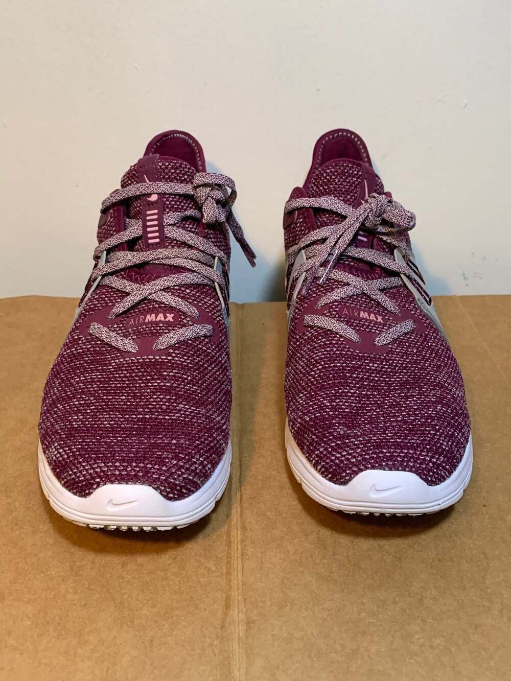 Nike Air Max Sequent 3 Bordeaux Low Top Casual Sneaker 908993-606 Women's size 9